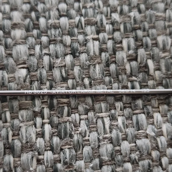 Ray -Ban Aviator Metal Sunglasses - Picture 3 of 4